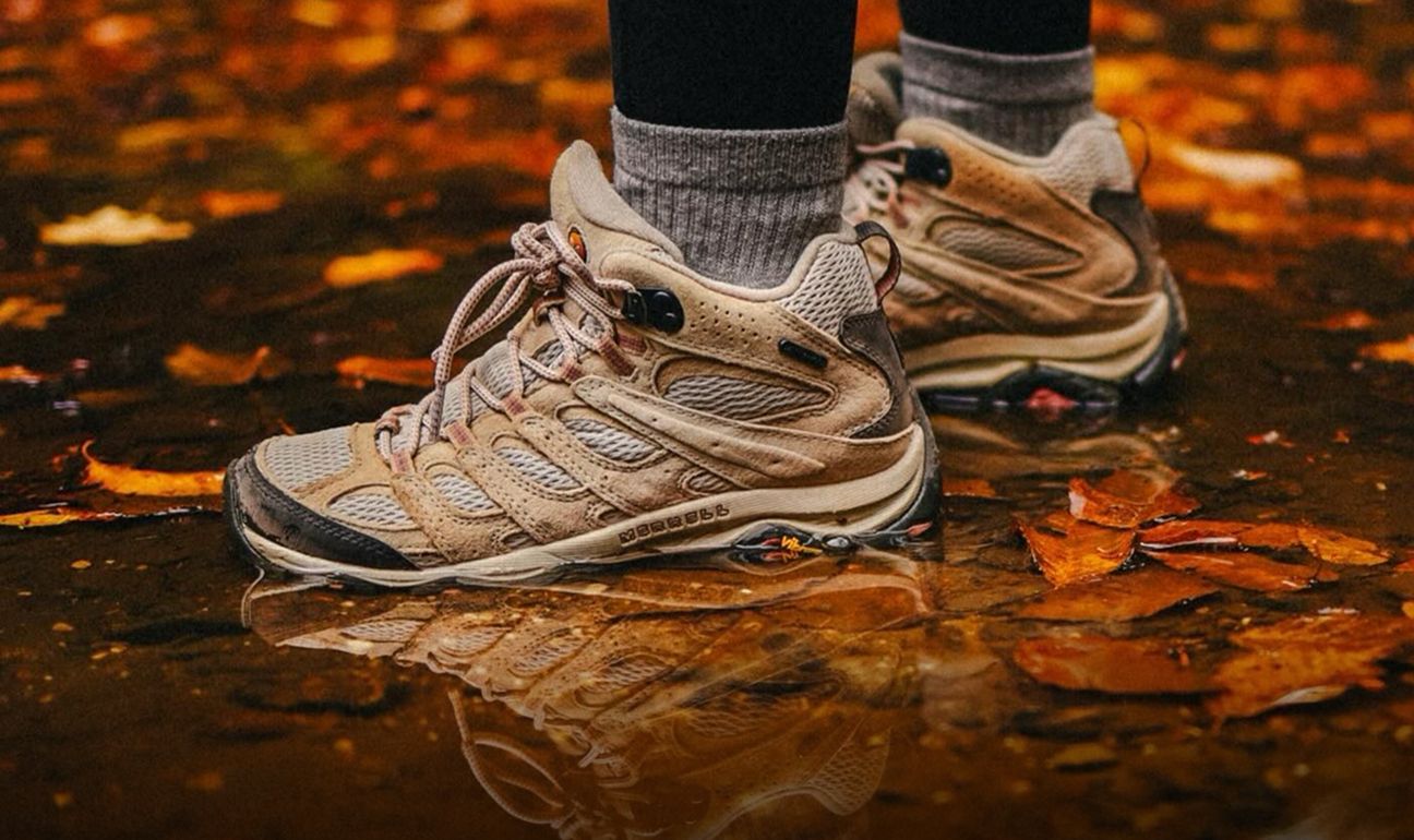 Personne courant sur des sentiers