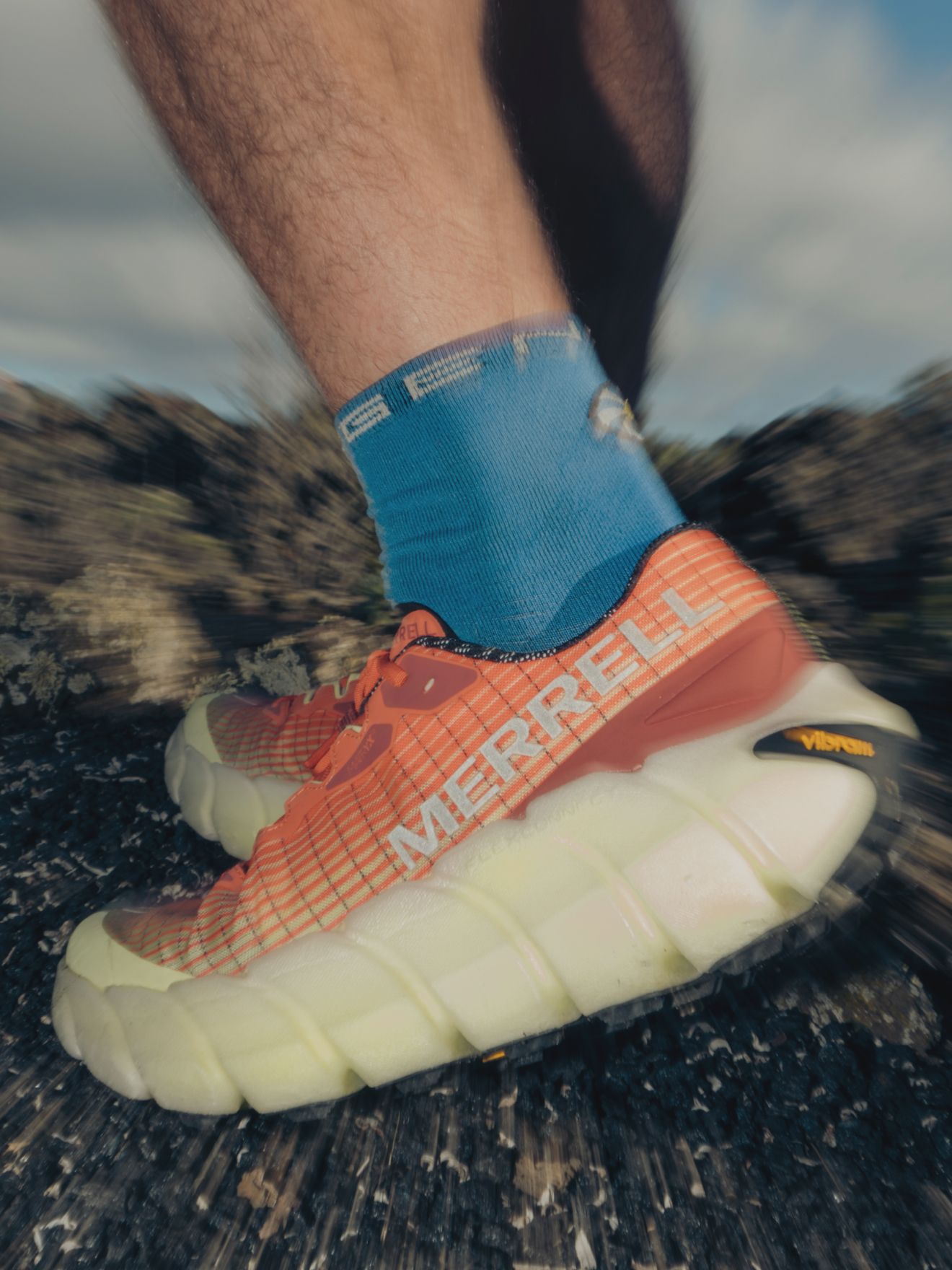 adapt shoe on rocks