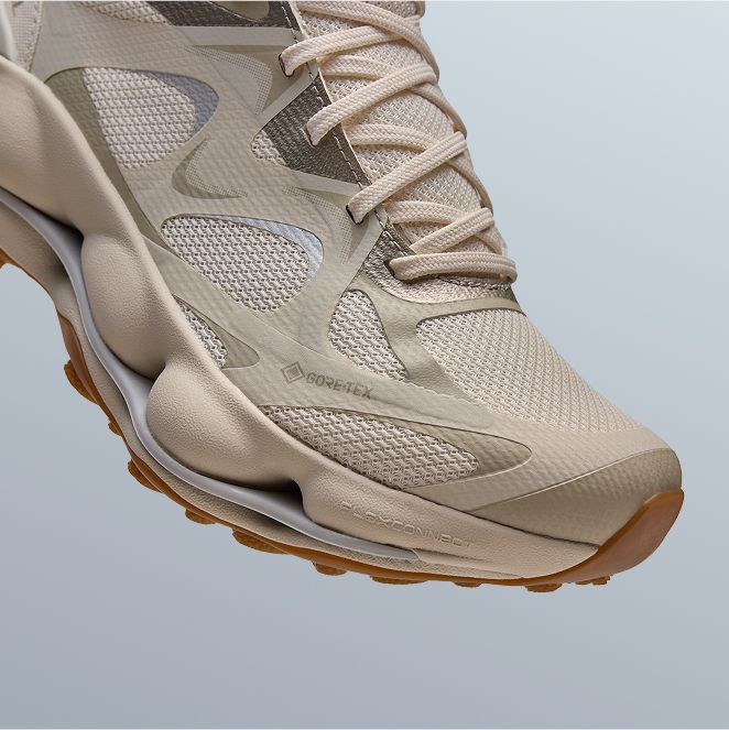 GORE-TEX® weatherproofing